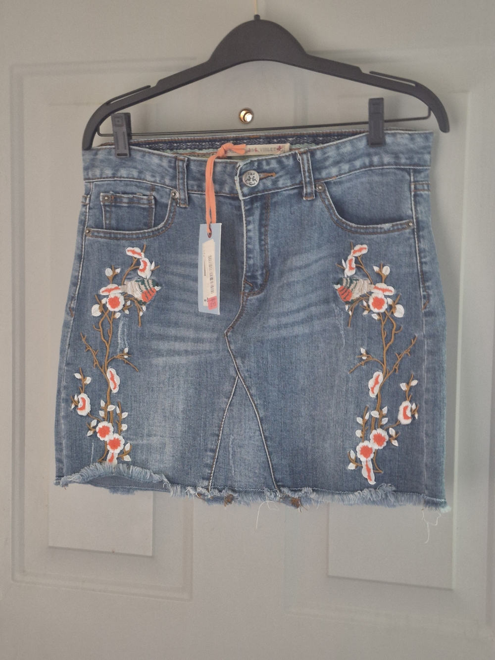 Chelsea & Violet Embroidered Blue Denim Women’s Jean Skirt Large